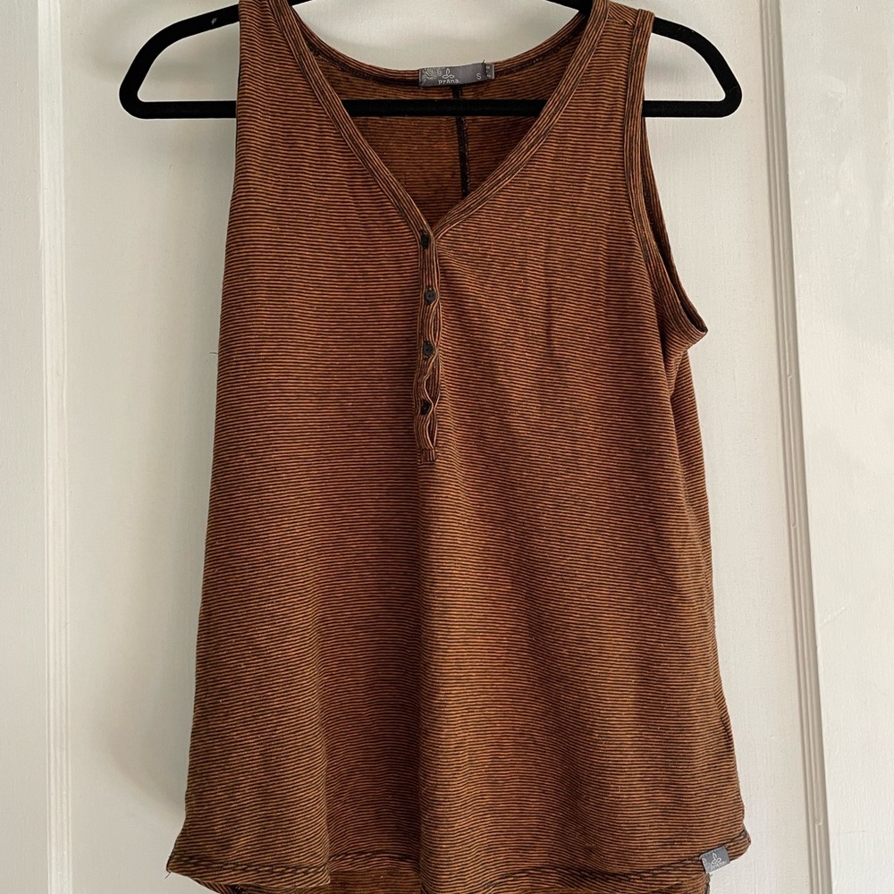 Prana tank size small